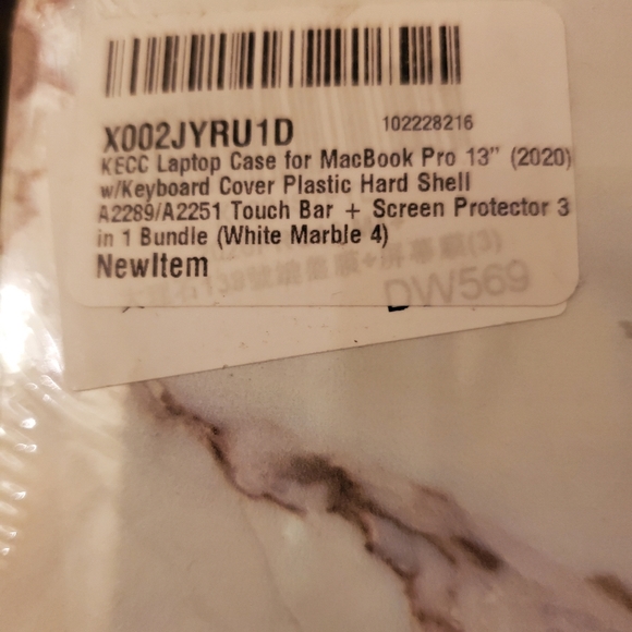 MacBook Pro 13 inch Marble Plastic Hard Shell Case - Picture 5 of 5